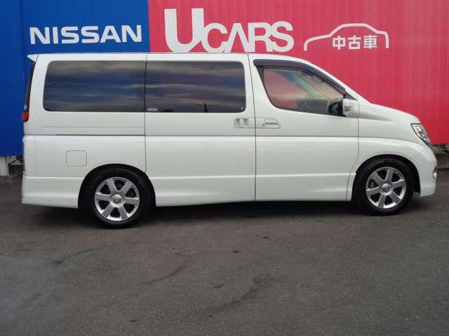 エルグランド ２．５　２５０ハイウェイスター　ブラックレザーナビエディション　サイドカメラ　スマートキー　バックカメラ　ＥＴＣ　アルミホイール　キーフリー　両側オートスライドドア　ＨＤＤナビ（7枚目）