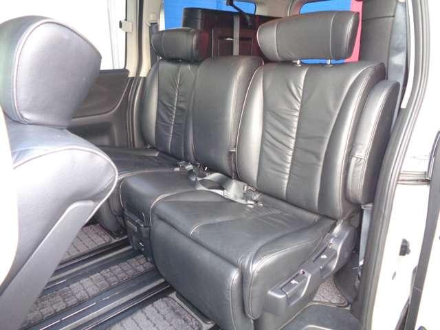 エルグランド ２．５　２５０ハイウェイスター　ブラックレザーナビエディション　サイドカメラ　スマートキー　バックカメラ　ＥＴＣ　アルミホイール　キーフリー　両側オートスライドドア　ＨＤＤナビ（10枚目）