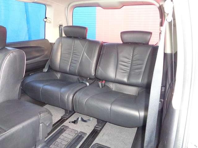 エルグランド ２．５　２５０ハイウェイスター　ブラックレザーナビエディション　サイドカメラ　スマートキー　バックカメラ　ＥＴＣ　アルミホイール　キーフリー　両側オートスライドドア　ＨＤＤナビ（11枚目）