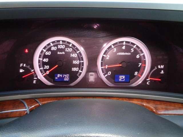 エルグランド ２．５　２５０ハイウェイスター　ブラックレザーナビエディション　サイドカメラ　スマートキー　バックカメラ　ＥＴＣ　アルミホイール　キーフリー　両側オートスライドドア　ＨＤＤナビ（17枚目）