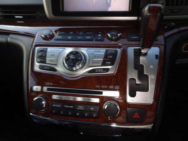 エルグランド ２．５　２５０ハイウェイスター　ブラックレザーナビエディション　サイドカメラ　スマートキー　バックカメラ　ＥＴＣ　アルミホイール　キーフリー　両側オートスライドドア　ＨＤＤナビ（18枚目）