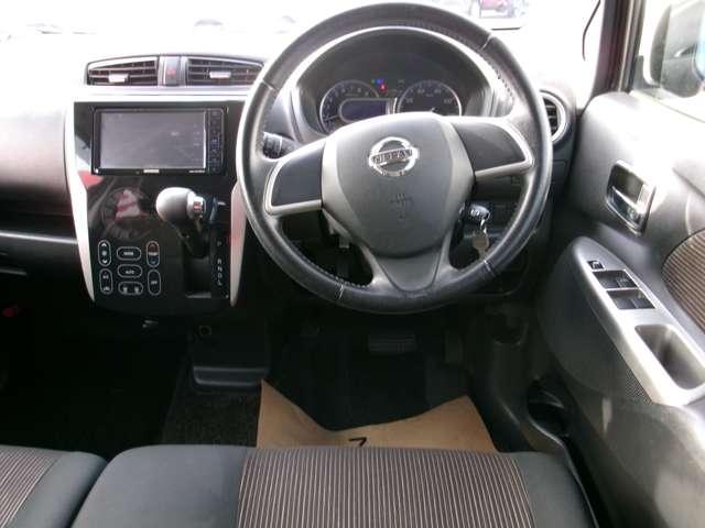 デイズ ６６０　ハイウェイスターＪ　ＴＶナビ　運転席エアバッグ　ワンセグ　ＡＵＴＯエアコン　キーレス　メモリーナビ　イモビライザー　アルミ　ＰＷ　ＡＢＳ　パワステ　記録簿　助手席エアバッグ（4枚目）