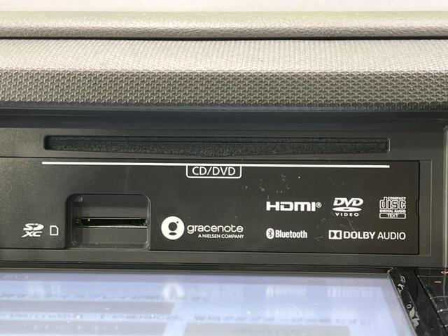 ベースグレード　禁煙車　５ＭＴ　レカロシート　純正ナビ　Ｂｌｕｅｔｏｏｔｈ再生　フルセグＴＶ　純正１５インチアルミ　ＨＩＤヘッドライト　スマートキー　オートライト　オートエアコン　ＤＶＤ再生　プライバシーガラス(24枚目)