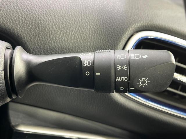 プリウス Ｓツーリングセレクション　禁煙車　衝突軽減装置　純正９型ナビ　レーダークルーズ　ＥＴＣ　Ｂｌｕｅｔｏｏｔｈ　ドラレコ　シートヒーター　合皮シート　ＬＥＤヘッドライト　オートマチックハイビーム　オートライト　オートエアコン（42枚目）