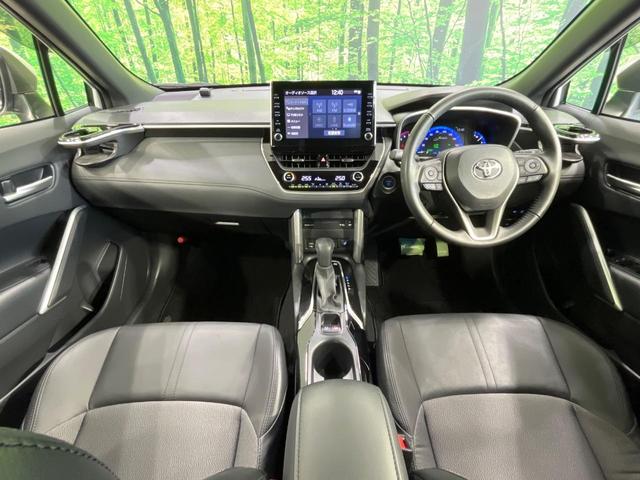 カローラクロス ハイブリッド　Ｚ　禁煙車　４ＷＤ　９インチディスプレイオーディオ　全周囲カメラ　寒冷地仕様　衝突軽減装置　レーダークルーズ　シートヒーター　電動リアゲート　パワーシート　ドラレコ　コーナーセンサー　スマートキー（2枚目）