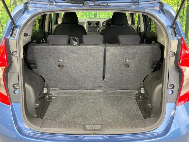 ノート Ｘ　エマージェンシーブレーキパッケージ　禁煙車　純正ナビ　全周囲カメラ　衝突軽減装置　コーナーセンサー　スマートキー　ＬＥＤヘッド　ビルトインＥＴＣ　Ｂｌｕｅｔｏｏｔｈ　ＣＤ　ＤＶＤ再生　フルセグ（43枚目）