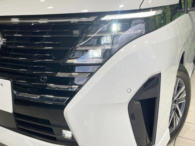 セレナ ｅ－パワー　ハイウェイスターＶ　登録済未使用車　純正１２．３型ナビ　両側電動スライドドア　プロパイロット　全周囲カメラ　衝突軽減装置　コーナーセンサー　スマートキー　ＬＥＤヘッド　ＥＴＣ２．０　オートハイビーム　オートライト（13枚目）