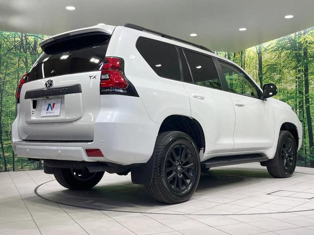 ランドクルーザープラド ＴＸ　Ｌパッケージ　マットブラックエディション　禁煙車　４ＷＤ　７人乗り　全周囲カメラ　衝突軽減装置　サンルーフ　レーダークルーズ　レザーシート　前席シートエアコン　ドラレコ　コーナーセンサー　スマートキー　ＬＥＤヘッド　ルーフレール　ＥＴＣ２．０（17枚目）