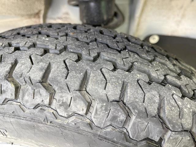 ハイゼットトラック エアコン・パワステスペシャルＶＳ　禁煙車　４ＷＤ　オーディオ　エアコン　ヘッドライトレベライザー　１２インチアルミホイール　ドアバイザー（46枚目）
