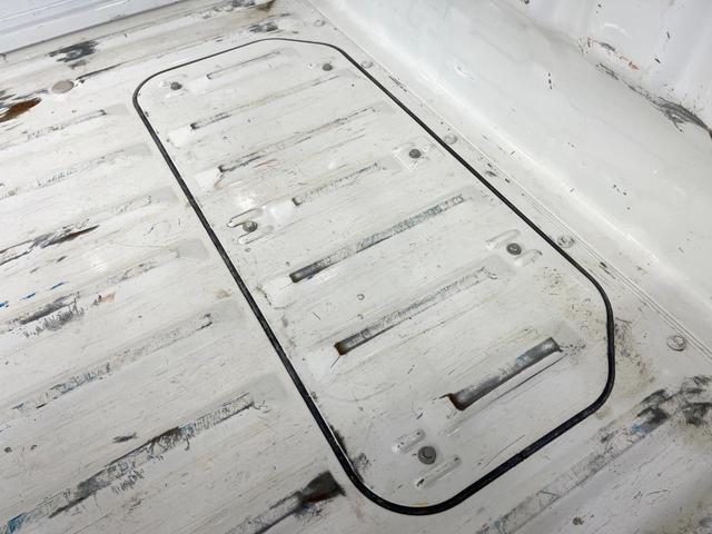 ハイゼットトラック スタンダードＳＡＩＩＩｔ　禁煙車　４ＷＤ　５ＭＴ　衝突軽減装置　ＬＥＤヘッド　横滑り防止装置　ＡＢＳ　トラクションコントロール　衝突安全ボディ（38枚目）