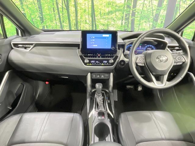 カローラクロス Ｚ　禁煙車　純正８型ディスプレイオーディオ　バックカメラ　衝突軽減装置　レーダークルーズ　電動リアゲート　パワーシート　シートヒーター　コーナーセンサー　ＬＥＤヘッド　オートハイビーム　ルーフレール（2枚目）