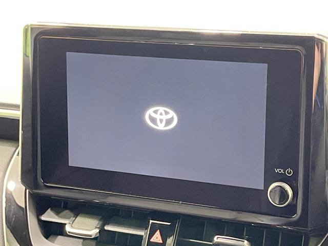 カローラクロス Ｚ　禁煙車　純正８型ディスプレイオーディオ　バックカメラ　衝突軽減装置　レーダークルーズ　電動リアゲート　パワーシート　シートヒーター　コーナーセンサー　ＬＥＤヘッド　オートハイビーム　ルーフレール（3枚目）
