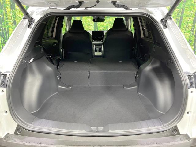 カローラクロス Ｚ　禁煙車　純正８型ディスプレイオーディオ　バックカメラ　衝突軽減装置　レーダークルーズ　電動リアゲート　パワーシート　シートヒーター　コーナーセンサー　ＬＥＤヘッド　オートハイビーム　ルーフレール（10枚目）
