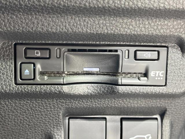 カローラクロス Ｚ　禁煙車　純正８型ディスプレイオーディオ　バックカメラ　衝突軽減装置　レーダークルーズ　電動リアゲート　パワーシート　シートヒーター　コーナーセンサー　ＬＥＤヘッド　オートハイビーム　ルーフレール（28枚目）