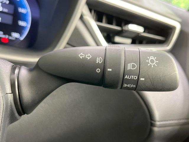 カローラクロス Ｚ　禁煙車　純正８型ディスプレイオーディオ　バックカメラ　衝突軽減装置　レーダークルーズ　電動リアゲート　パワーシート　シートヒーター　コーナーセンサー　ＬＥＤヘッド　オートハイビーム　ルーフレール（38枚目）