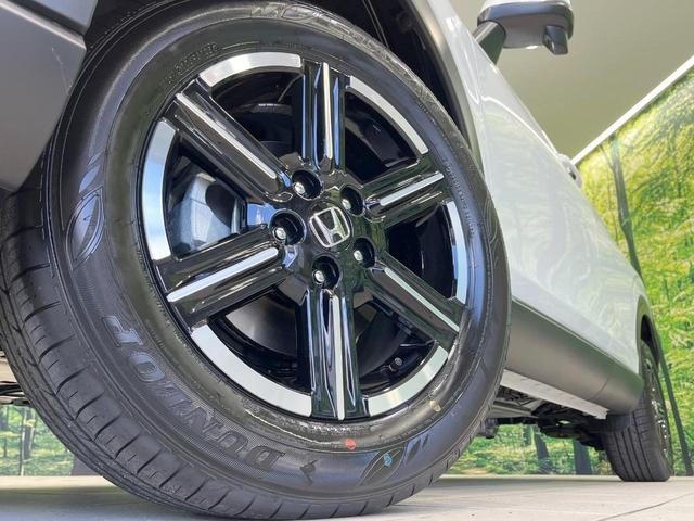 ヴェゼル Ｇ　登録済未使用車　４ＷＤ　寒冷地仕様　衝突軽減装置　レーダークルーズ　シートヒーター　レーンアシスト　コーナーセンサー　ＬＥＤヘッド　オートハイビーム　オートライト　オートエアコン　スマートキー（13枚目）