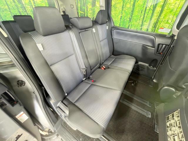 ヴォクシー ＺＳ　煌　禁煙車　４ＷＤ　両側電動スライド　純正９型ナビ　バックカメラ　寒冷地仕様　スマートキー　ＥＴＣ　ＬＥＤヘッド　オートライト　デュアルオートエアコン　純正１６インチアルミ　リアオートエアコン（9枚目）