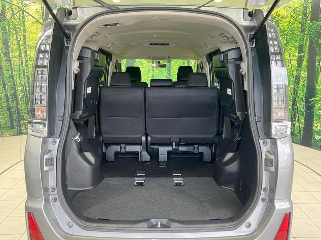 ヴォクシー ＺＳ　煌　禁煙車　４ＷＤ　両側電動スライド　純正９型ナビ　バックカメラ　寒冷地仕様　スマートキー　ＥＴＣ　ＬＥＤヘッド　オートライト　デュアルオートエアコン　純正１６インチアルミ　リアオートエアコン（11枚目）