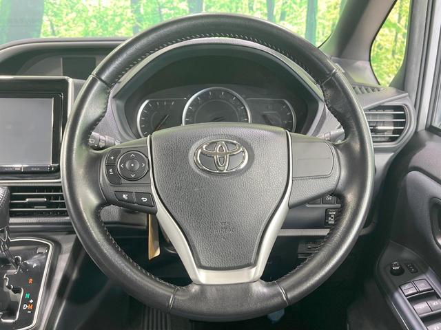 ヴォクシー ＺＳ　煌　禁煙車　４ＷＤ　両側電動スライド　純正９型ナビ　バックカメラ　寒冷地仕様　スマートキー　ＥＴＣ　ＬＥＤヘッド　オートライト　デュアルオートエアコン　純正１６インチアルミ　リアオートエアコン（12枚目）