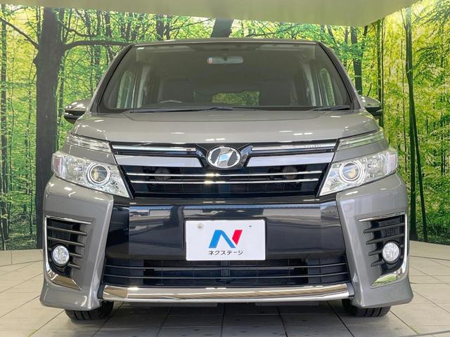 ヴォクシー ＺＳ　煌　禁煙車　４ＷＤ　両側電動スライド　純正９型ナビ　バックカメラ　寒冷地仕様　スマートキー　ＥＴＣ　ＬＥＤヘッド　オートライト　デュアルオートエアコン　純正１６インチアルミ　リアオートエアコン（15枚目）