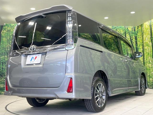 ヴォクシー ＺＳ　煌　禁煙車　４ＷＤ　両側電動スライド　純正９型ナビ　バックカメラ　寒冷地仕様　スマートキー　ＥＴＣ　ＬＥＤヘッド　オートライト　デュアルオートエアコン　純正１６インチアルミ　リアオートエアコン（17枚目）