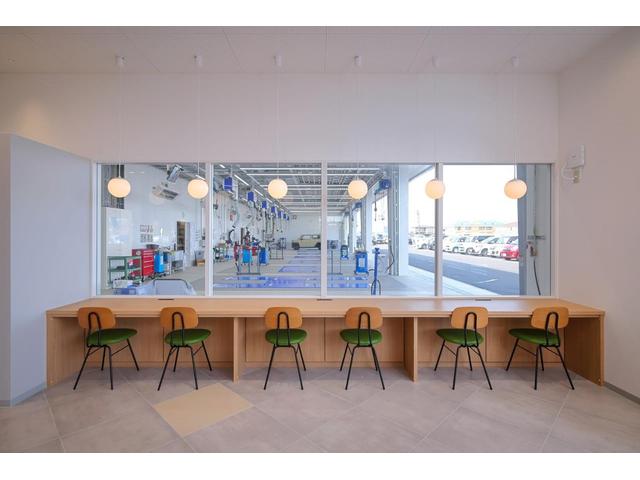 ヴォクシー ＺＳ　煌　禁煙車　４ＷＤ　両側電動スライド　純正９型ナビ　バックカメラ　寒冷地仕様　スマートキー　ＥＴＣ　ＬＥＤヘッド　オートライト　デュアルオートエアコン　純正１６インチアルミ　リアオートエアコン（78枚目）