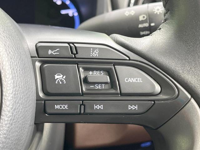 ヤリスクロス ハイブリッドＺ　禁煙車　純正８型ディスプレイオーディオ　全周囲カメラ　衝突軽減装置　レーダークルーズ　電動リアゲート　ハーフレザーシート　パワーシート　シートヒーター　ドラレコ　ＬＥＤヘッド　ＥＴＣ　オートハイビーム（6枚目）