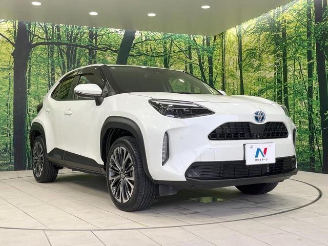 ヤリスクロス ハイブリッドＺ　禁煙車　純正８型ディスプレイオーディオ　全周囲カメラ　衝突軽減装置　レーダークルーズ　電動リアゲート　ハーフレザーシート　パワーシート　シートヒーター　ドラレコ　ＬＥＤヘッド　ＥＴＣ　オートハイビーム（16枚目）