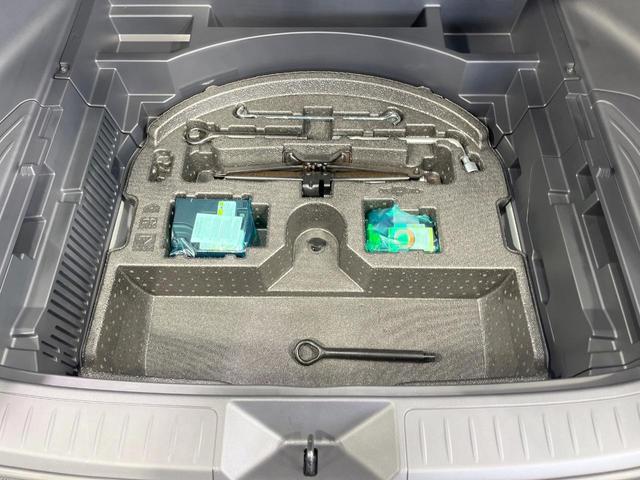 ハリアー S 禁煙車 8型ディスプレーオーディオ バックカメラ 衝突軽減装置 レーダークルーズ コーナーセンサー スマートキー LEDヘッド ETC2.0 オートライト デュアルエアコン 純正17インチアルミ(41枚目)