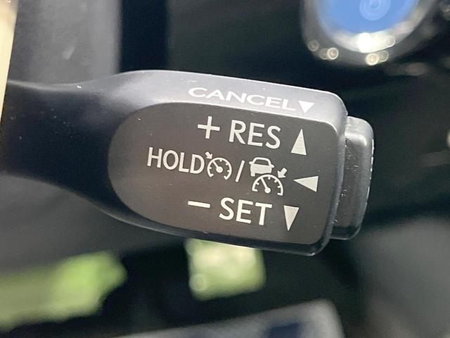 プリウス Sツーリングセレクション 禁煙車 純正9型ナビ 4WD バックカメラ 衝突軽減装置 レーダークルーズ ドラレコ スマートキー LEDヘッド ETC2.0 オートハイビーム オートライト オートエアコン(6枚目)