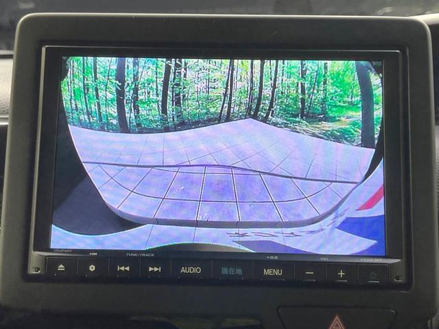 N-BOXカスタム L 禁煙車 純正8型ナビ 衝突軽減装置 レーダークルーズ シートヒーター ドラレコ ETC バックカメラ Bluetooth再生 フルセグTV 車線逸脱警報 スマートキー 片側電動スライド(4枚目)