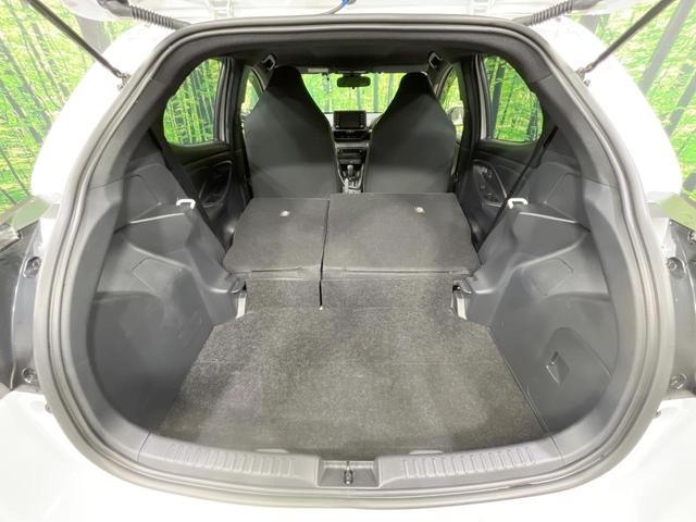 ヤリス ハイブリッドX 禁煙車 衝突軽減装置 ディスプレイオーディオ レーダークルーズ オートハイビーム ETC オートエアコン オートライト Bluetooth 電動格納ミラー キーレス 盗難防止装置 プライバシーガラス(10枚目)