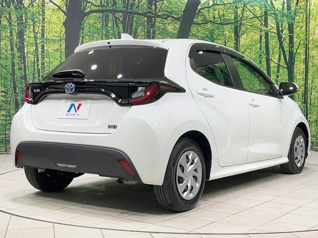 ヤリス ハイブリッドX 禁煙車 衝突軽減装置 ディスプレイオーディオ レーダークルーズ オートハイビーム ETC オートエアコン オートライト Bluetooth 電動格納ミラー キーレス 盗難防止装置 プライバシーガラス(17枚目)