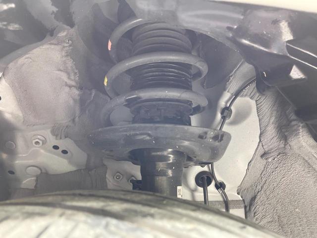 ヤリス ハイブリッドX 禁煙車 衝突軽減装置 ディスプレイオーディオ レーダークルーズ オートハイビーム ETC オートエアコン オートライト Bluetooth 電動格納ミラー キーレス 盗難防止装置 プライバシーガラス(20枚目)