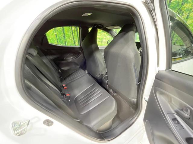 ヤリス ハイブリッドX 禁煙車 衝突軽減装置 ディスプレイオーディオ レーダークルーズ オートハイビーム ETC オートエアコン オートライト Bluetooth 電動格納ミラー キーレス 盗難防止装置 プライバシーガラス(34枚目)