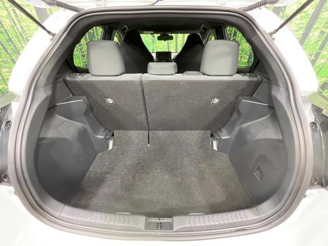 ヤリス ハイブリッドX 禁煙車 衝突軽減装置 ディスプレイオーディオ レーダークルーズ オートハイビーム ETC オートエアコン オートライト Bluetooth 電動格納ミラー キーレス 盗難防止装置 プライバシーガラス(35枚目)