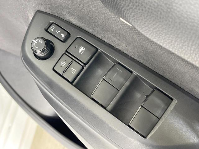 ヤリス ハイブリッドX 禁煙車 衝突軽減装置 ディスプレイオーディオ レーダークルーズ オートハイビーム ETC オートエアコン オートライト Bluetooth 電動格納ミラー キーレス 盗難防止装置 プライバシーガラス(40枚目)