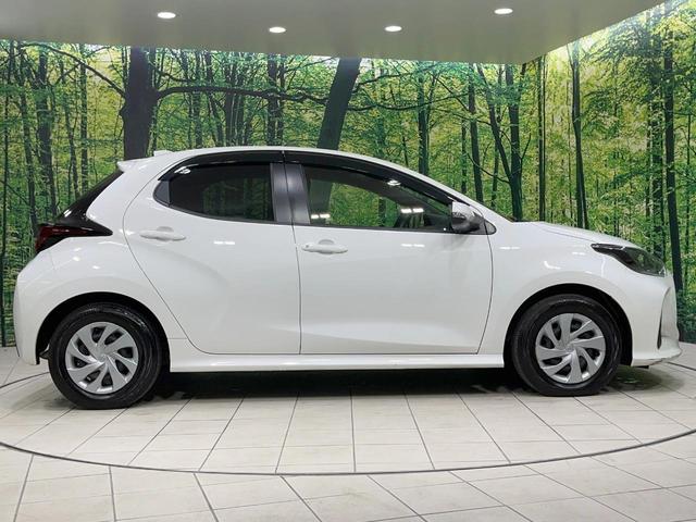 ヤリス ハイブリッドX 禁煙車 衝突軽減装置 ディスプレイオーディオ レーダークルーズ オートハイビーム ETC オートエアコン オートライト Bluetooth 電動格納ミラー キーレス 盗難防止装置 プライバシーガラス(48枚目)