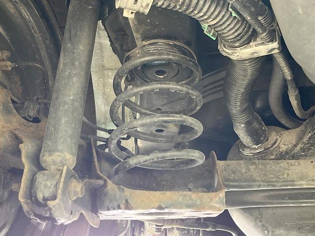 アクア S 禁煙車 SDナビ ETC 寒冷地仕様 オートエアコン スマートキー CD再生 オートライト 盗難防止システム 電動格納ミラー プライバシーガラス 横滑り防止(23枚目)