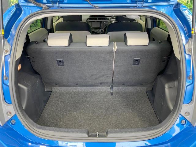 アクア S 禁煙車 SDナビ ETC 寒冷地仕様 オートエアコン スマートキー CD再生 オートライト 盗難防止システム 電動格納ミラー プライバシーガラス 横滑り防止(39枚目)