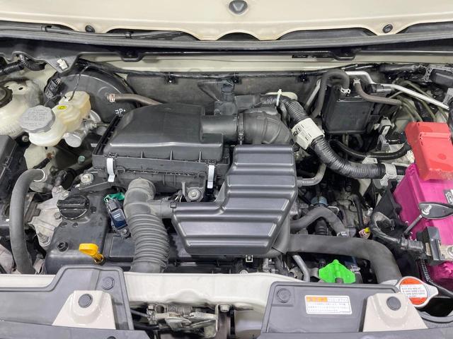 アルトラパン モード　禁煙車　４ＷＤ　純正ナビ　全周囲カメラ　衝突軽減装置　前席シートヒーター　ＨＩＤヘッド　オートエアコン　Ｂｌｕｅｔｏｏｔｈ　オートライト　純正革巻きステアリング　アイドリングストップ（18枚目）