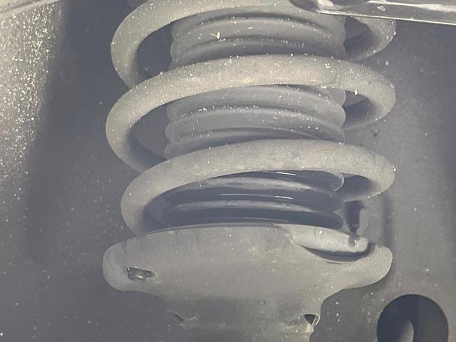 アルトラパン モード　禁煙車　４ＷＤ　純正ナビ　全周囲カメラ　衝突軽減装置　前席シートヒーター　ＨＩＤヘッド　オートエアコン　Ｂｌｕｅｔｏｏｔｈ　オートライト　純正革巻きステアリング　アイドリングストップ（20枚目）