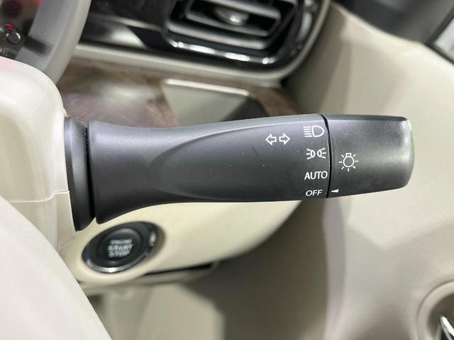 アルトラパン モード　禁煙車　４ＷＤ　純正ナビ　全周囲カメラ　衝突軽減装置　前席シートヒーター　ＨＩＤヘッド　オートエアコン　Ｂｌｕｅｔｏｏｔｈ　オートライト　純正革巻きステアリング　アイドリングストップ（33枚目）