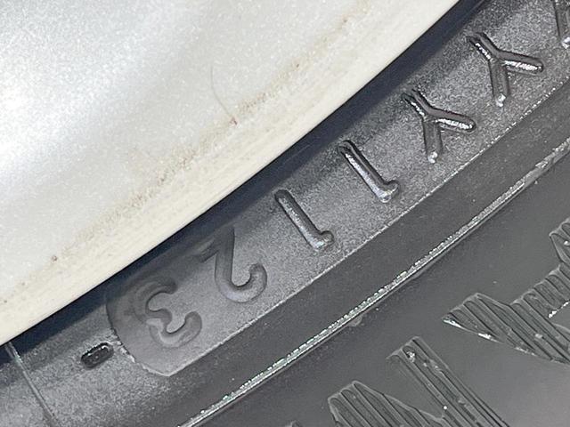 アルトラパン モード　禁煙車　４ＷＤ　純正ナビ　全周囲カメラ　衝突軽減装置　前席シートヒーター　ＨＩＤヘッド　オートエアコン　Ｂｌｕｅｔｏｏｔｈ　オートライト　純正革巻きステアリング　アイドリングストップ（49枚目）