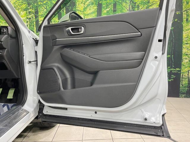 ヴェゼル e:HEV Z 禁煙車 4WD 寒冷地仕様 純正9型ナビ バックカメラ 衝突軽減 レーダークルーズ 電動リアゲート シートヒーター ハーフレザーシート ドラレコ ETC コーナーセンサー スマートキー LEDヘッド(43枚目)