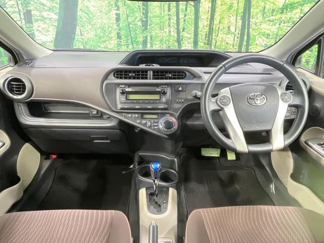 アクア G 禁煙車 寒冷地仕様 スマートキー オートライト 純正15インチアルミ CD パワーウインドウ パワーステアリング 電動格納ミラー オートエアコン(2枚目)