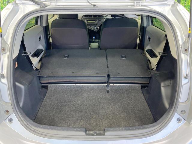 アクア G 禁煙車 寒冷地仕様 スマートキー オートライト 純正15インチアルミ CD パワーウインドウ パワーステアリング 電動格納ミラー オートエアコン(10枚目)