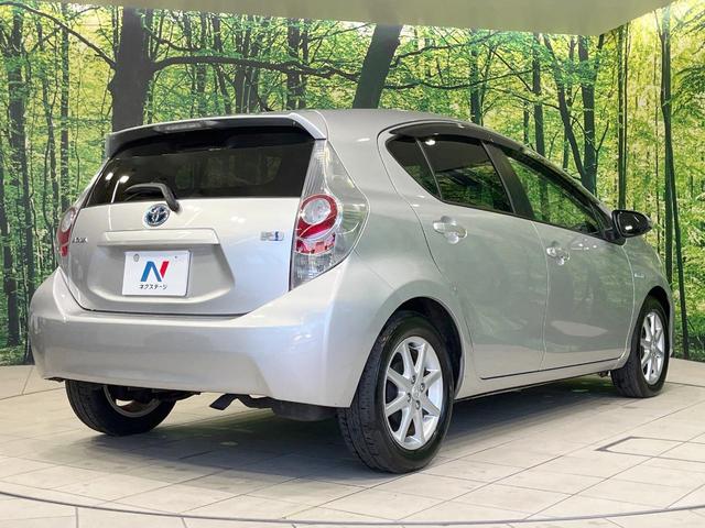 アクア G 禁煙車 寒冷地仕様 スマートキー オートライト 純正15インチアルミ CD パワーウインドウ パワーステアリング 電動格納ミラー オートエアコン(17枚目)