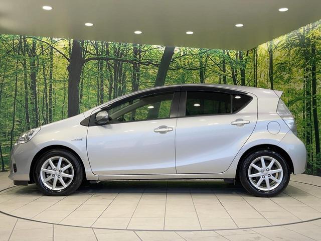 アクア G 禁煙車 寒冷地仕様 スマートキー オートライト 純正15インチアルミ CD パワーウインドウ パワーステアリング 電動格納ミラー オートエアコン(47枚目)