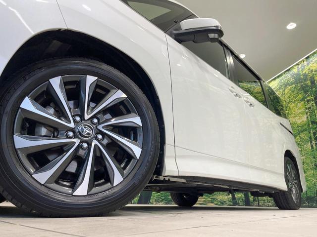 ヴォクシー Ｓ－Ｚ　禁煙車　衝突軽減装置　純正１０．５型ディスプレイオーディオ　両側電動スライド　レーダークルーズ　３眼ＬＥＤヘッド　ＥＴＣ　ＣＤ　ＤＶＤキッド　ハーフレザーシート　デジタルインナーミラー（14枚目）